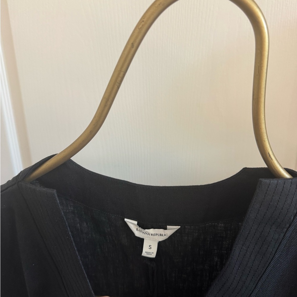 Banana Republic Black Linen Top - Picture 2 of 10